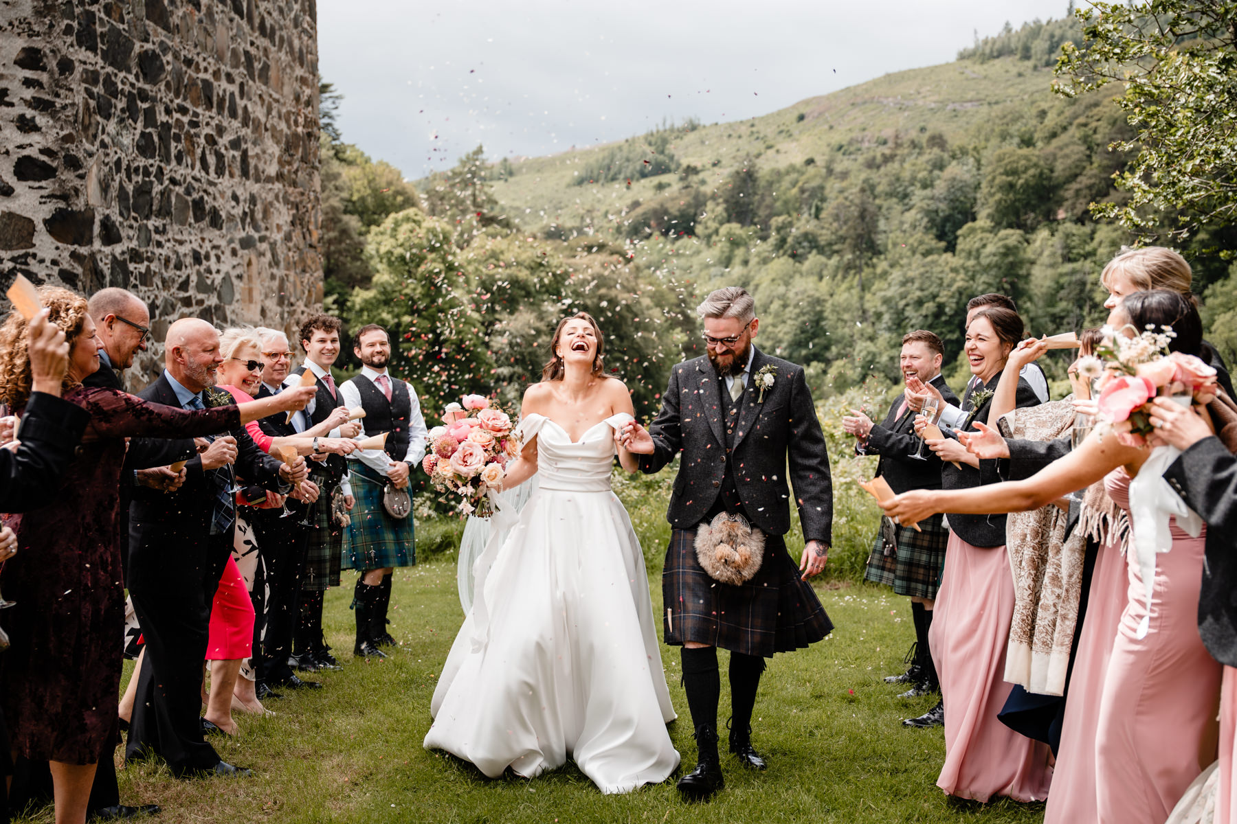 morgan & will’s magical neidpath castle wedding